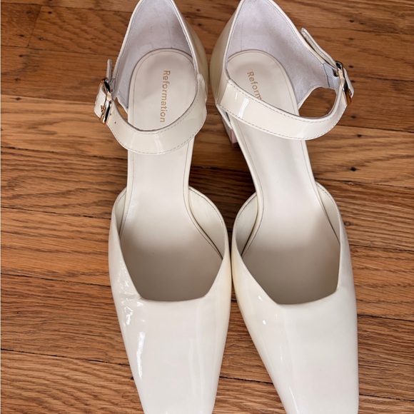 Reformation Denise Pump in Almond Patent NWT - Picture 2 of 7